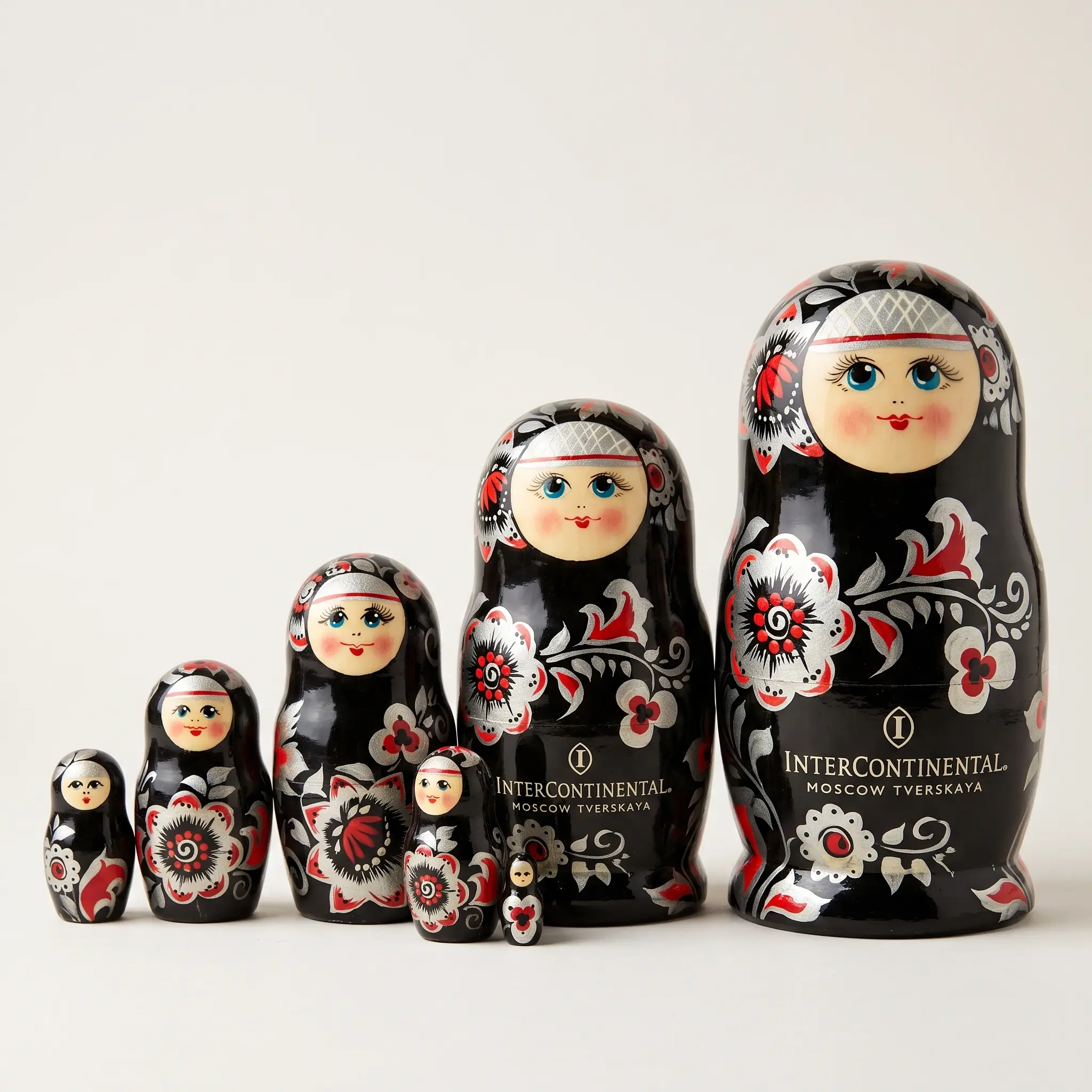 Партия матрешек для отеля